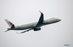 飛び立ち 中国東方A321-231 B-8172