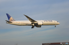 着陸 United 787-9 N27958 