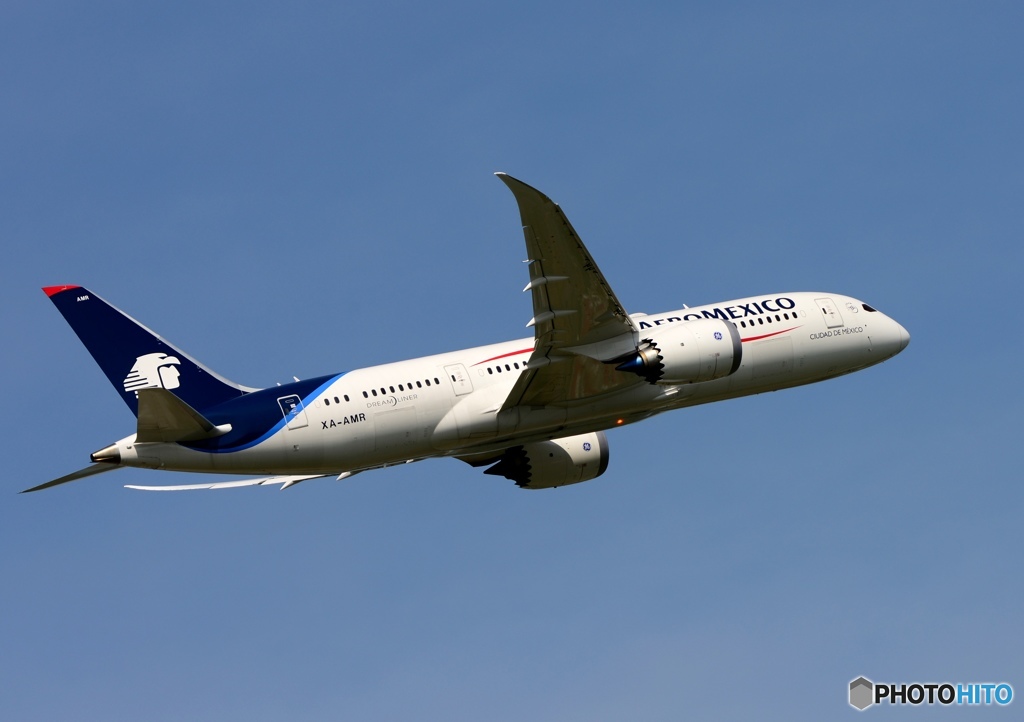 離陸　AEROMEXICO 787-8