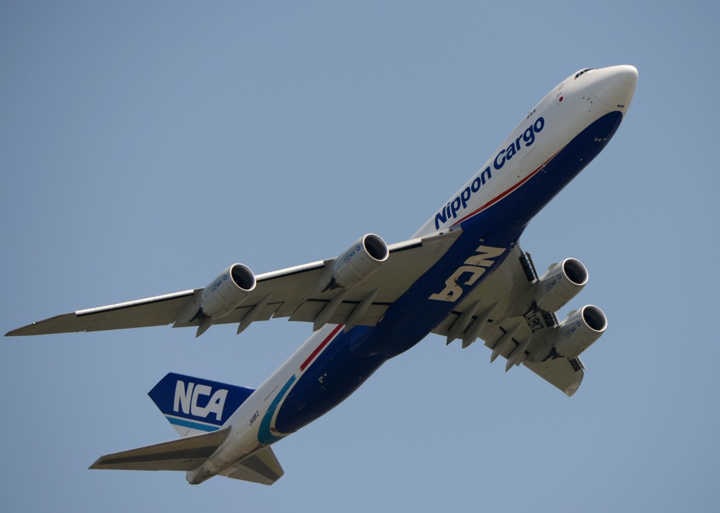 出発　NCA 747-8KZF