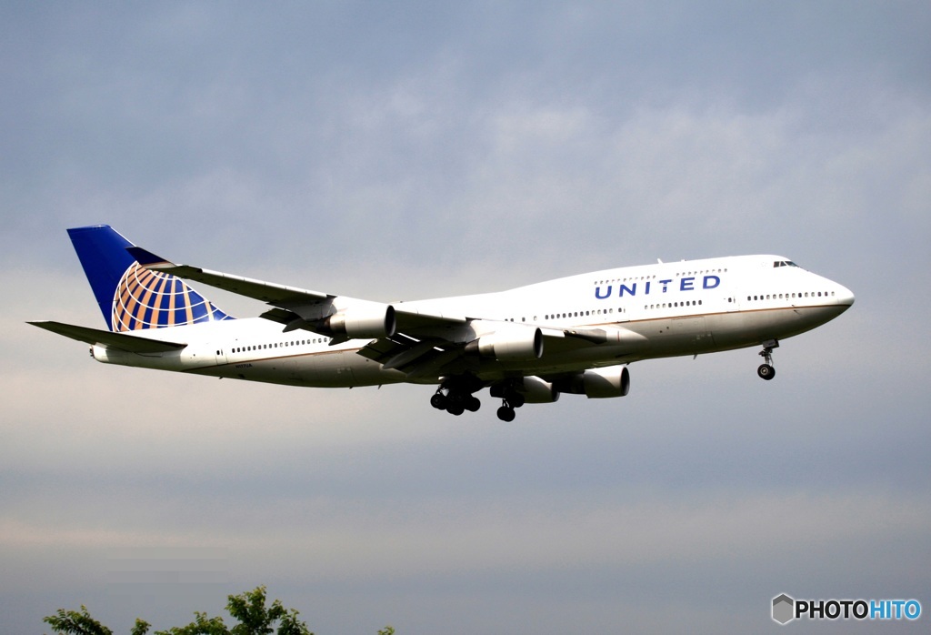 UNITED 747-400 到着　