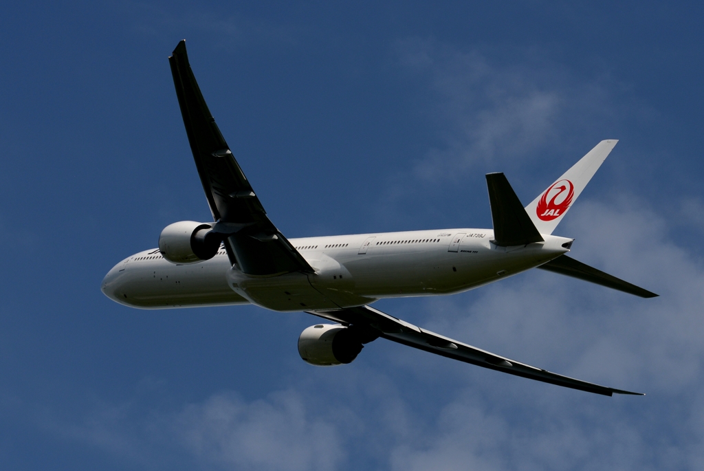 離陸（225）JAL 777-300ER 