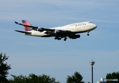 Delta 747-400 到着　