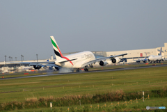 「青い空」が一番 Emirates A380-861 A6-EEF着陸