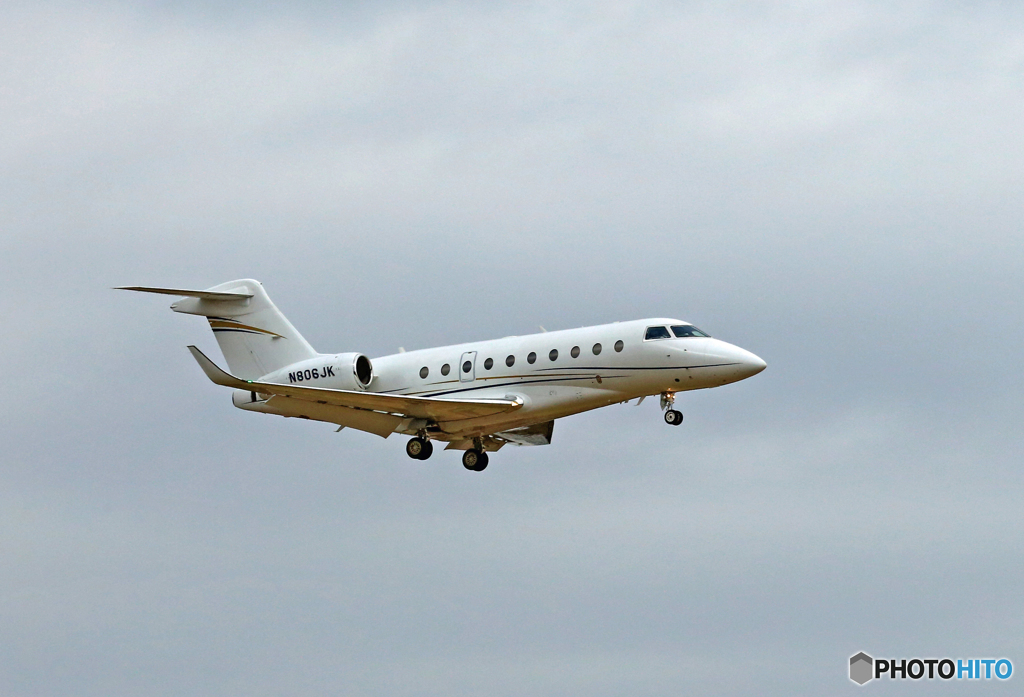 到着  Bank of Utah GalfstremG250 N806JK 