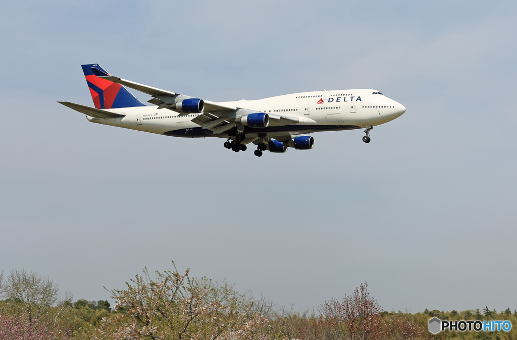 「良い天気」 DELTA 747-400 N669US 着陸 