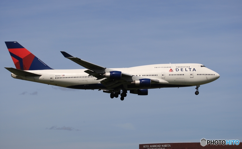 着陸　DELTA ７４７ジャンボ機　