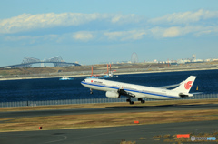 自宅からも見える橋と、 AIR CHINA [羽田]