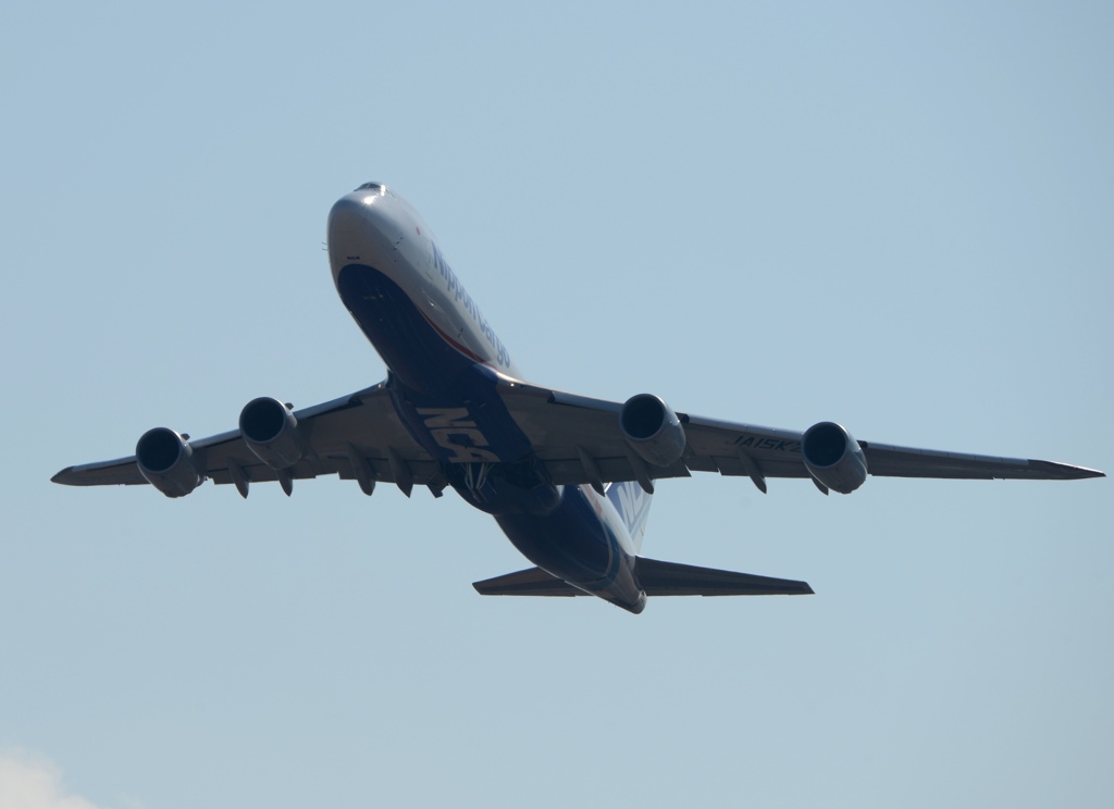 NCA 747-8KZF 離陸