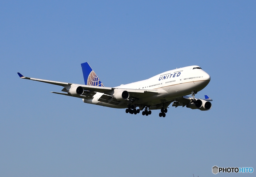 到着 UNITED B747-400 N121UA