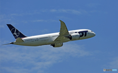 飛行 LOT 787-8 SP-LRF