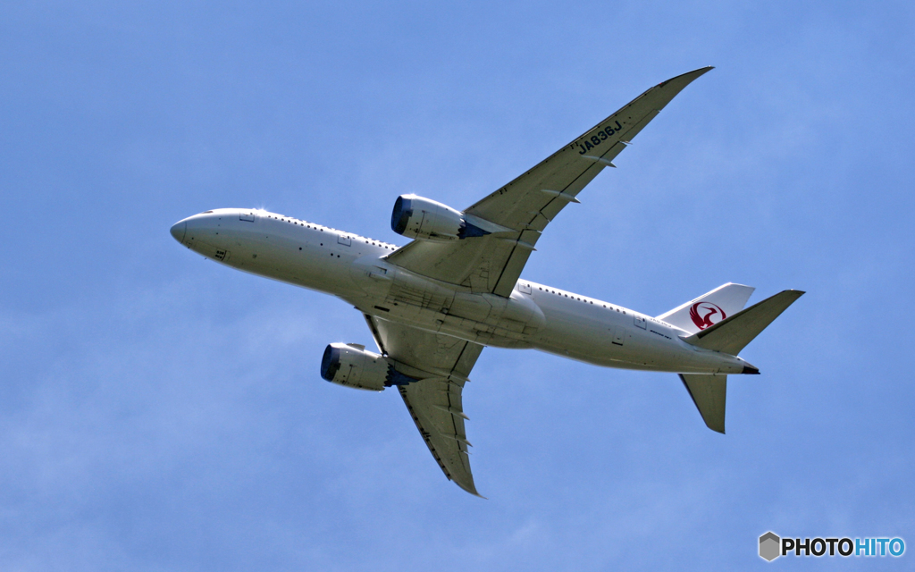 飛び立ち JAL 787-8 JA836J