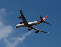 離陸 virgin A340-642