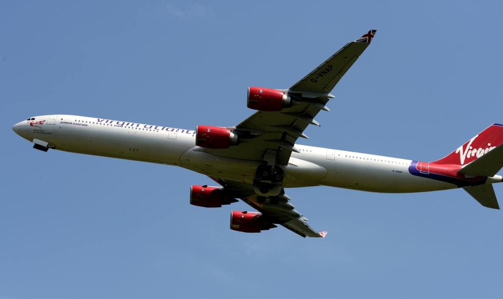 離陸（226）virgin Airbus A340-600 
