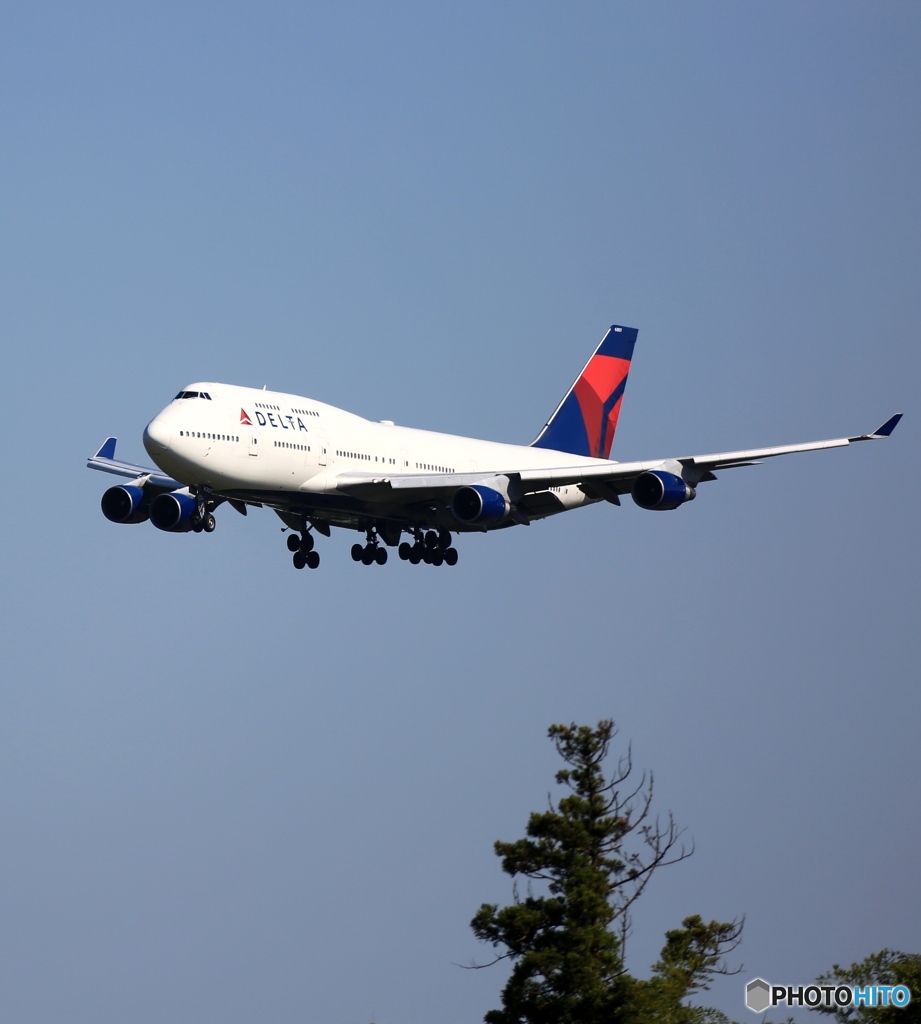 到着　Delta 747-400