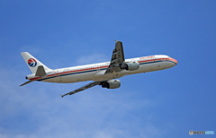 離陸 中国東方A321-211 B-6330