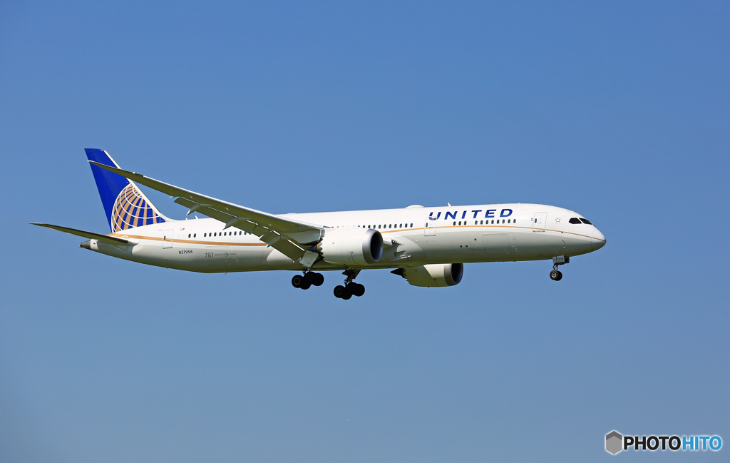 到着 UNITED 787-9 N27958