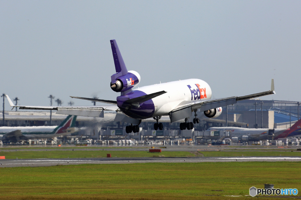 到着 FedEx MD-11 N617FE 