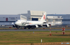 離陸  Cargolux 747-4R7F LX-TCV