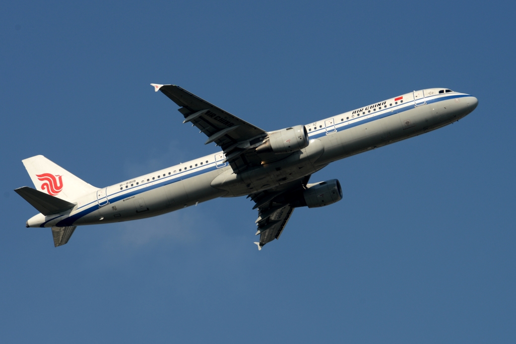 離陸（140） Air China A321 