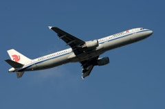 離陸（140） Air China A321 