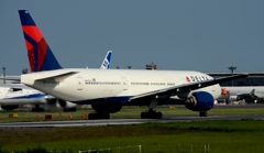 出発（206）Delta 777-200ER 