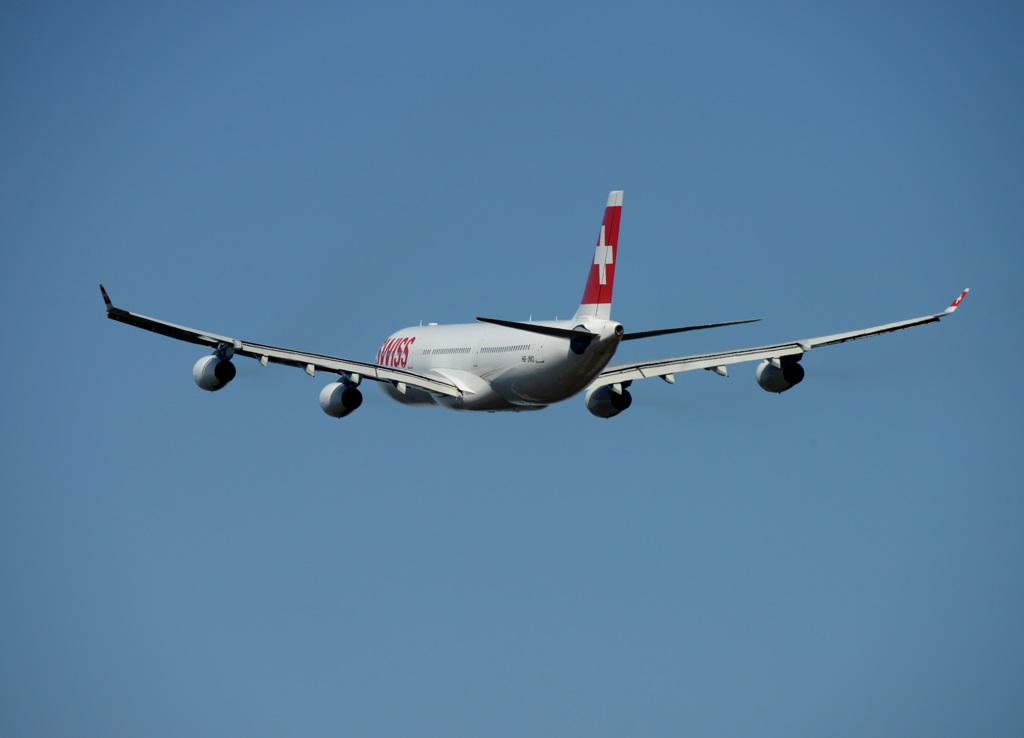SWISS A340-313 離陸