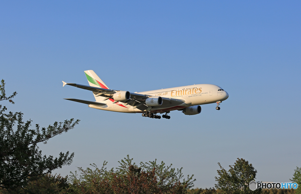 「そらー」  エミレーツA380-861 A6-EUJ  着陸