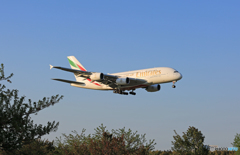 「そらー」  エミレーツA380-861 A6-EUJ  着陸