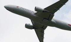 離陸（34）American 777-223