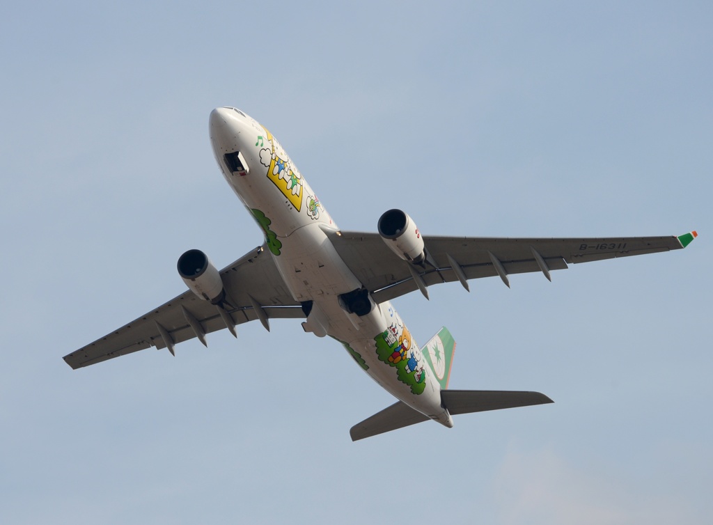 EVA A330-200 ｷﾃｲ 飛び立ち