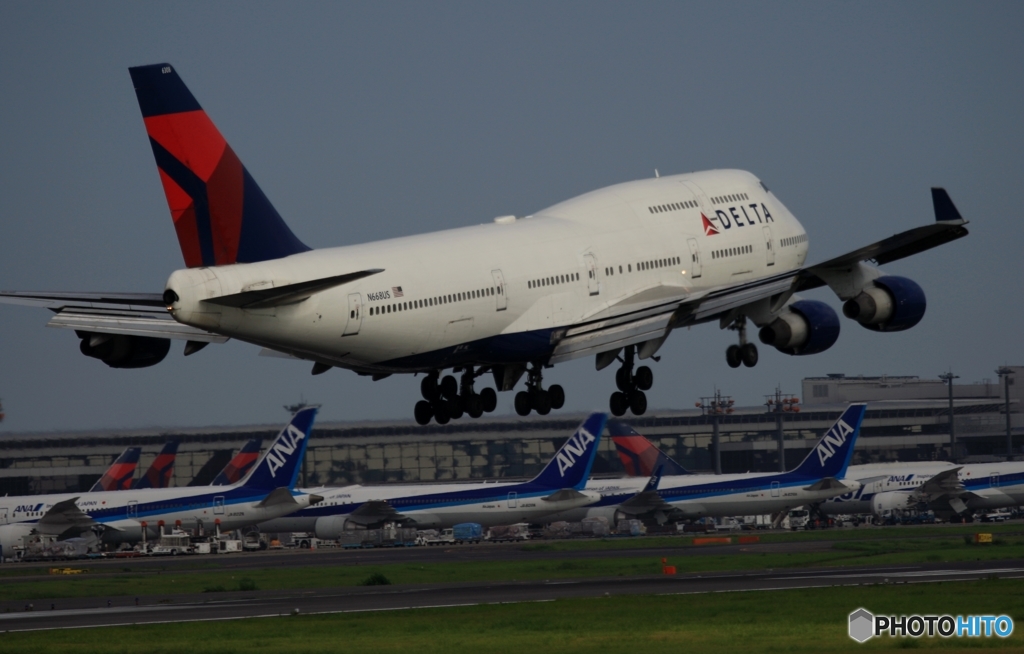 Delta７４７ジャンボ機 到着　