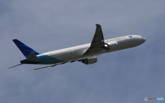 飛び立ち　Garuda 777-3U3