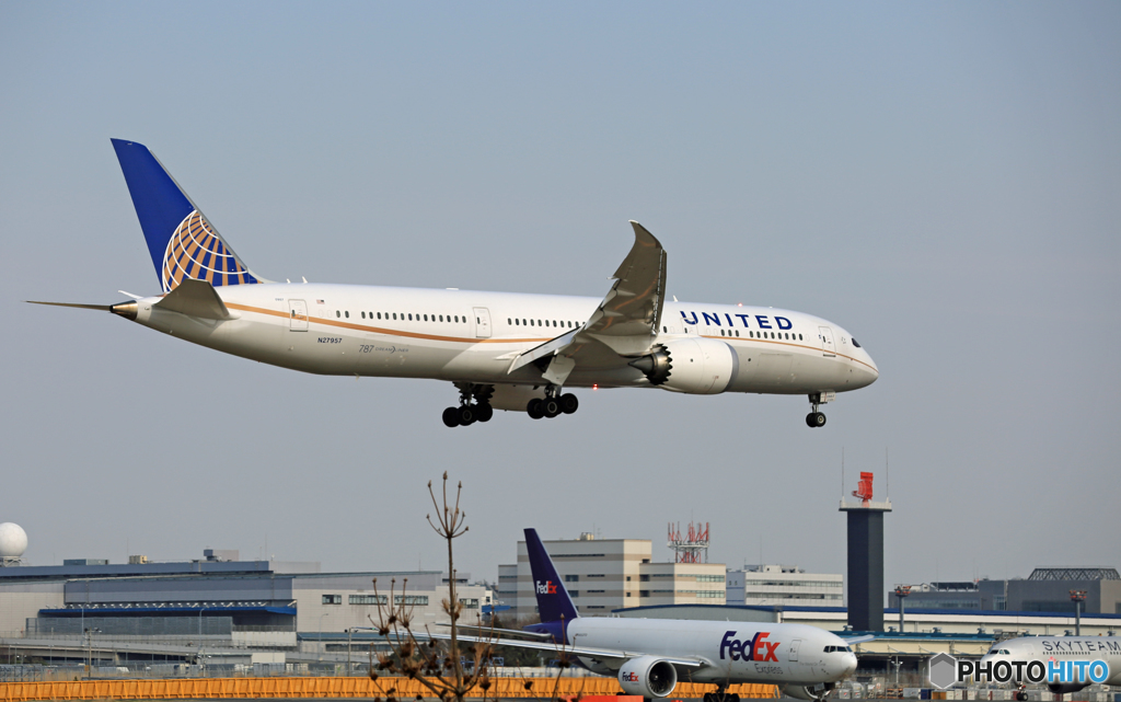 「すかい」 United 787-9 N27957 着陸