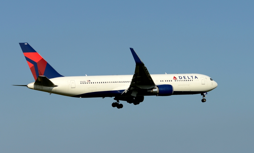 着陸（59）DELTA 767-332ER 