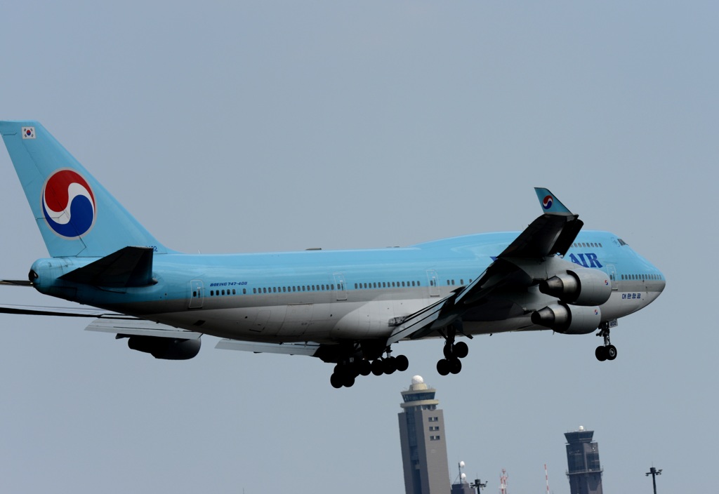 到着　KOREAN 747-400 
