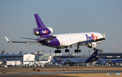 到着　FedEx MD-11 N619FE