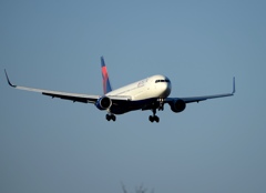 DELTA 767-332 着陸