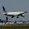UNITED 777-224 到着　