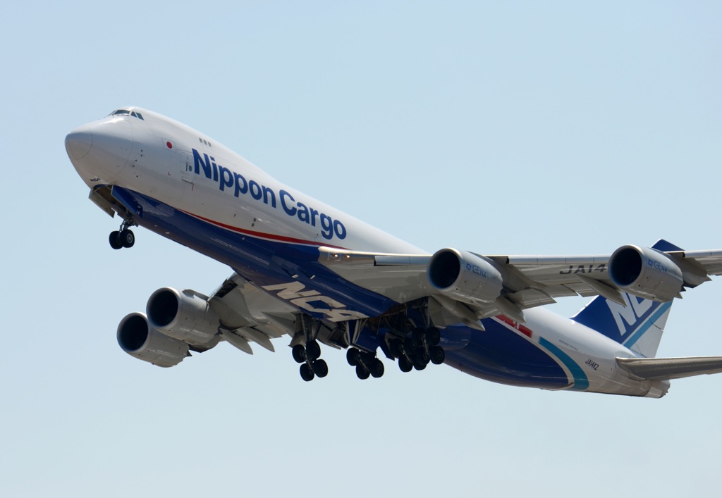 NCA 747-8KZF  飛行