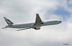 CATHAY 777-367 B-HNP 飛び立ち 
