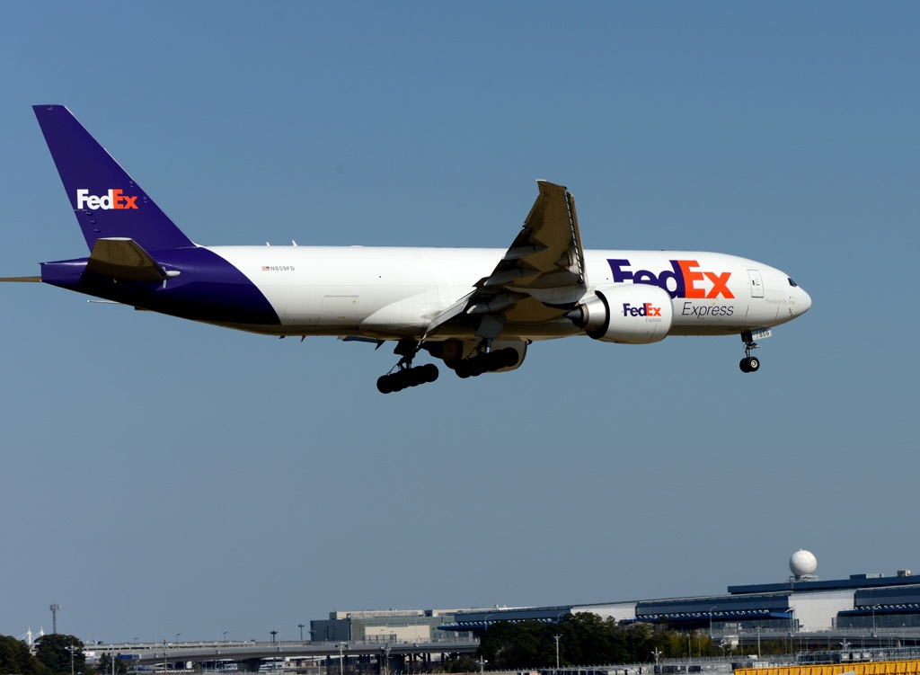 FedEx 777-FS2 着陸