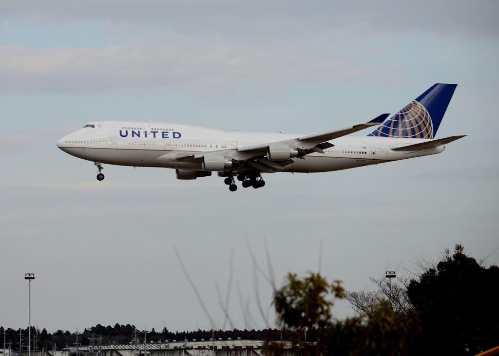着陸 UNITED 747-400