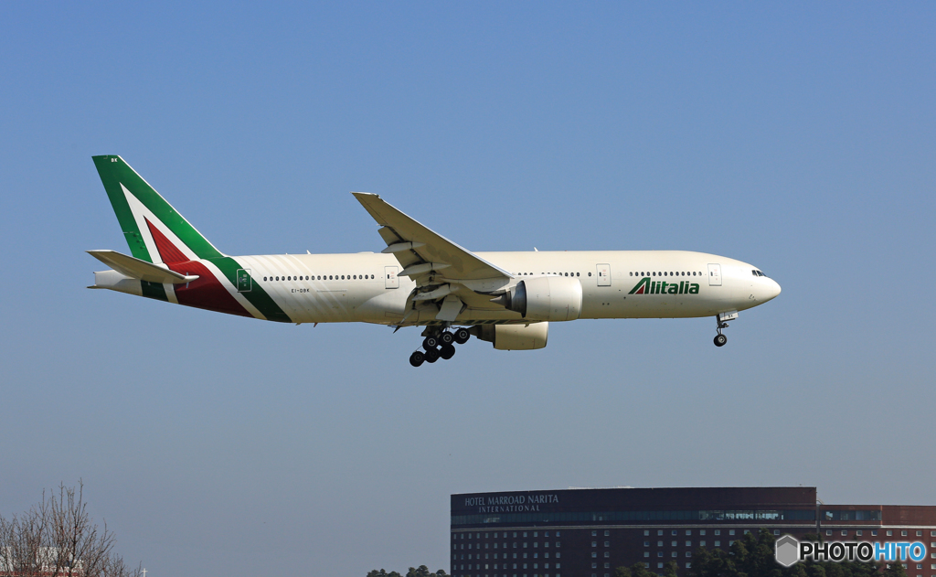 着陸 Alitalia 777-200 EI-DBK