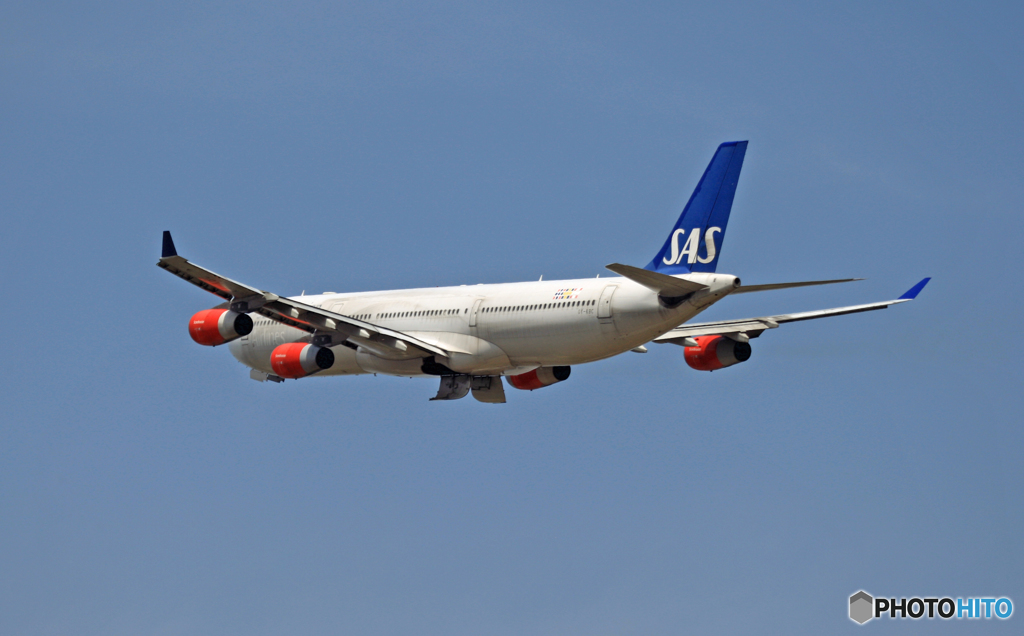 出発 SAS A340-313 OY-KBC