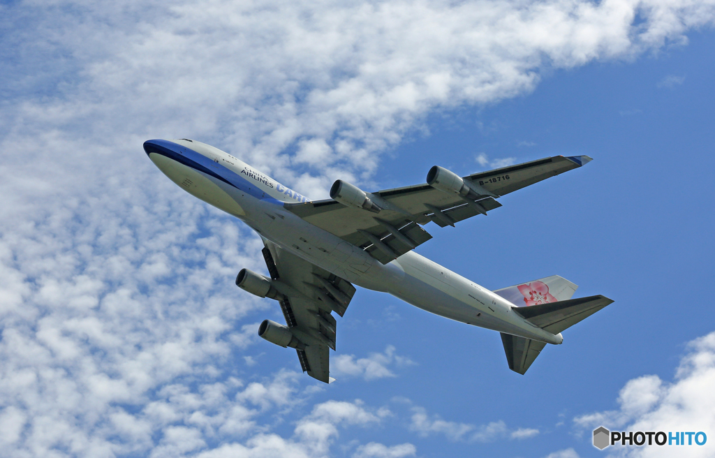 [青い空]　China Cargo 747-400F B-18716