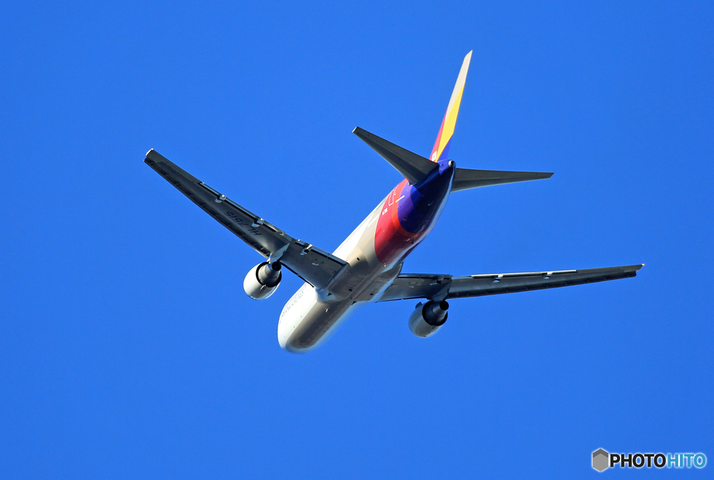 [青い空]　ASIANA 767-38E HL7515