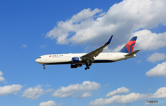 到着 DELTA 767-332 N172DN