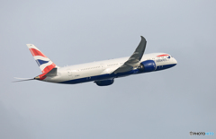飛び立ち British 787-9 G-ZBKA