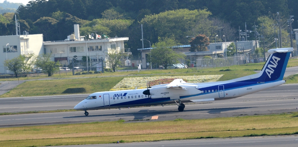 ボンバルディア　DHC8-400